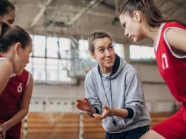 EDICTO LISTA DEFINITIVA DE ADMITIDOS/AS Y EXCLUIDOS/AS PARA PARTICIPAR EN LAS PRUEBAS CONVOCADAS PARA LA CONSTITUCIÓN DE UNA BOLSA DE EMPLEO DE DINAMIZADOR/A DEPORTIVO/A